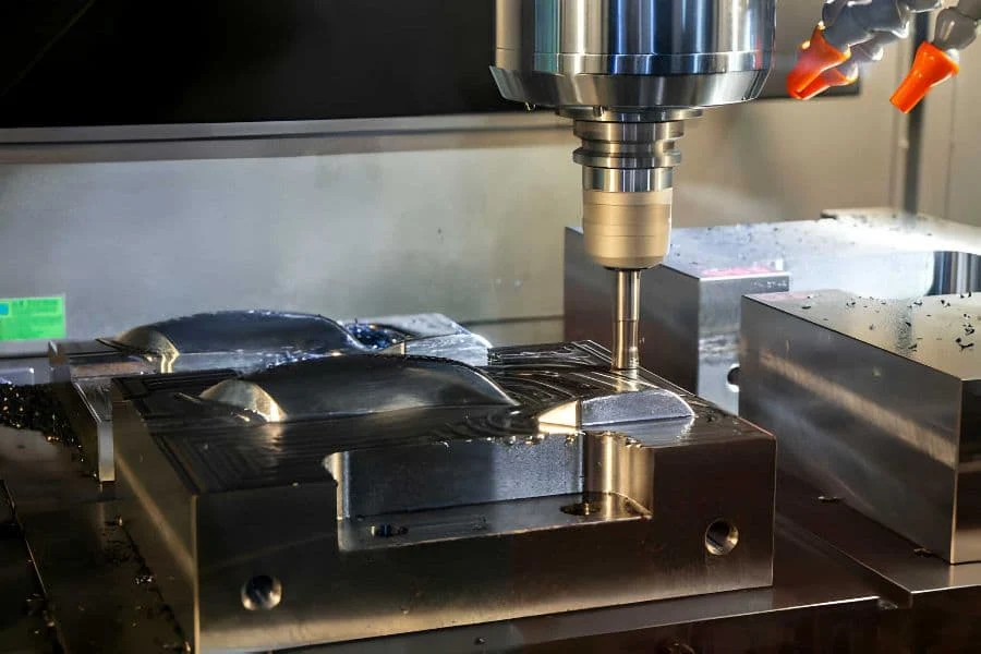 4.1 Capabilities The Cnc Milling Machine Rough Cutting The Injection Mold Parts By Indexable Endmill Tools