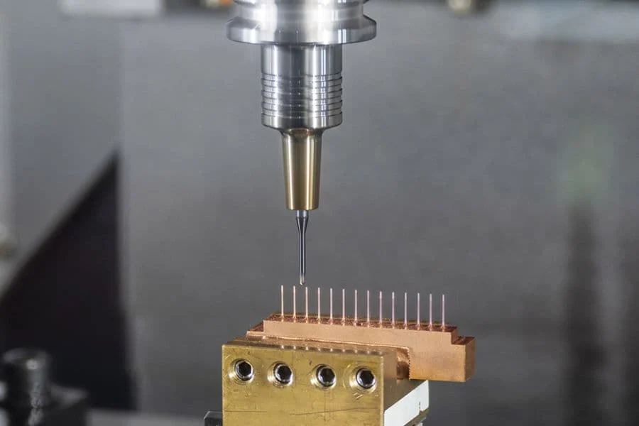 5.2 The Hi Precision Cnc Milling Machine Cutting The Copper Material